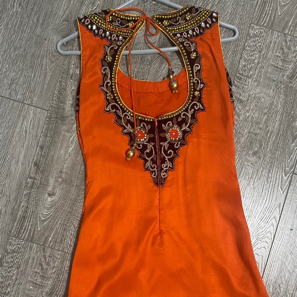 Indian suit - Picture 1 of 3